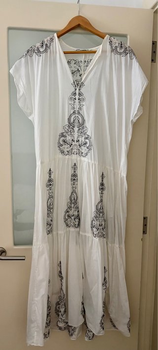 Vestido largo bordado Zara Talla S