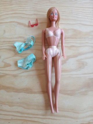 Sun Lovin' Barbie vintage 70s Superstar