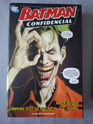 Batman Confidencial. Planeta 2007-09.