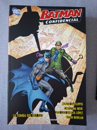 Batman Confidencial. Planeta 2007-09.