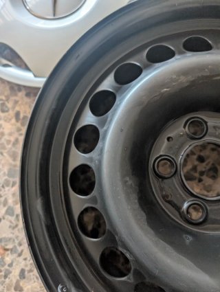 Llantas con tapacubos
