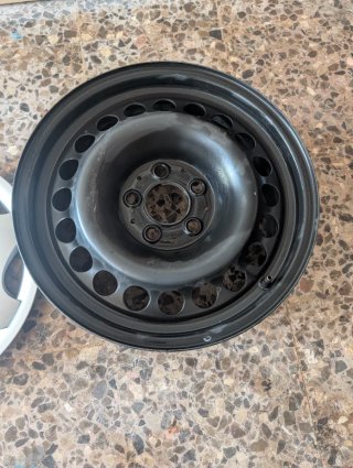 Llantas con tapacubos