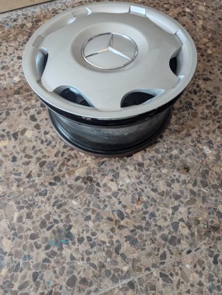 Llantas con tapacubos