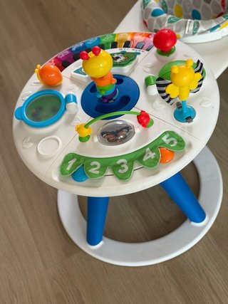 Mesa de juegos y andador Baby Einstein