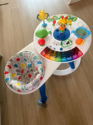 Mesa de juegos y andador Baby Einstein