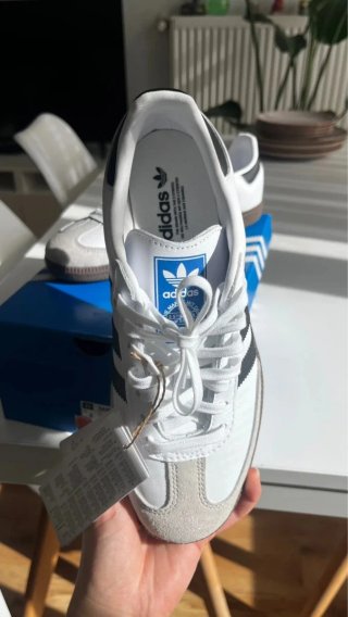 Adidas Samba Talla 39 Blancas y Negras