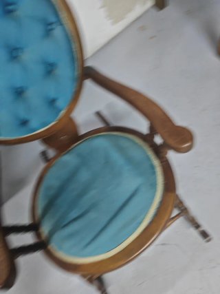 Mecedora vintage tapizada azul
