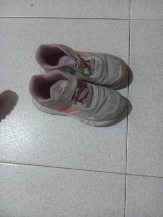 LOTE DE ZAPATOS NIÑA TODO POR 15€ TALLAS 20 a 27