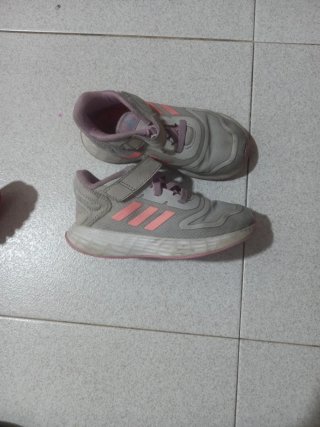 LOTE DE ZAPATOS NIÑA TODO POR 15€ TALLAS 20 a 27