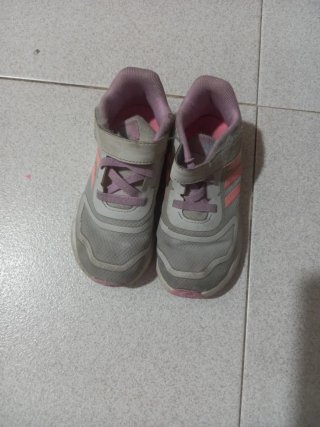 LOTE DE ZAPATOS NIÑA TODO POR 15€ TALLAS 20 a 27