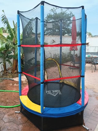 Cama elástica infantil con red de seguridad