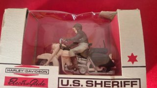 Modellino Harley-Davidson Electra Glide U.S. Sheri