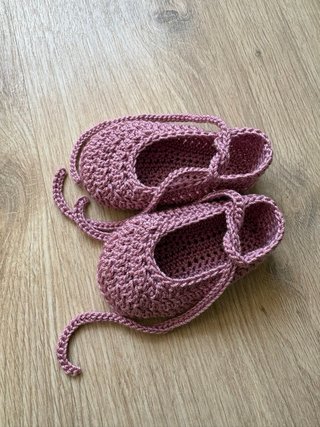 Conjunto capota, patucos y bailarinas 6-9 meses