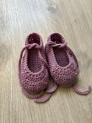Conjunto capota, patucos y bailarinas 6-9 meses