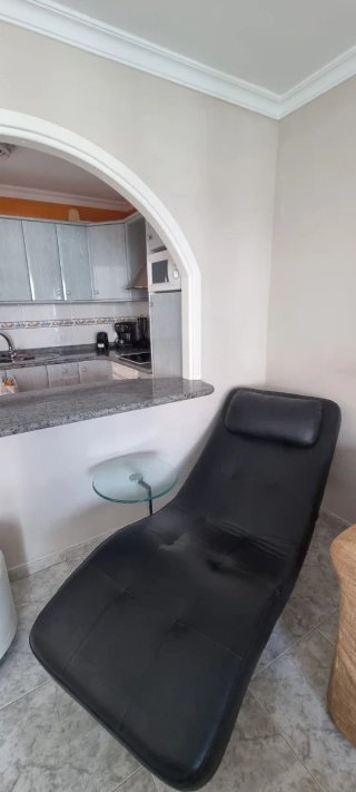 Sillón de cuero negro elegante