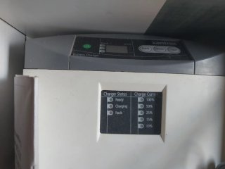 Cargador Baterías Xantrex XC 1524 15A-24V