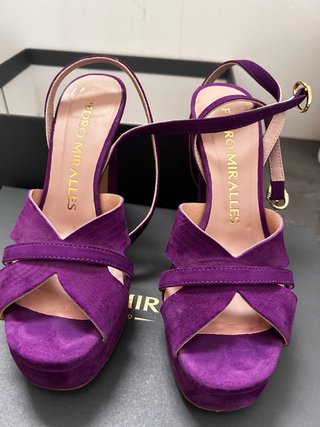 Zapatos de tacón Pedro Miralles morados un uso