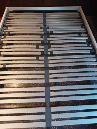 Cama 135x200 con somier de láminas
