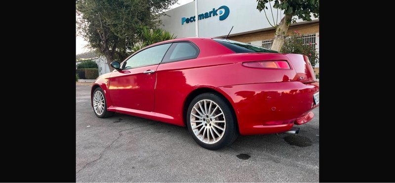 Alfa Romeo GT 2008 - foto 1