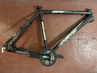 Cuadro mtb carbono Conor WRC Pro + bielas