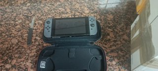 Nintendo Switch Negra y Gris