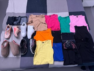 abbigliamento sportivo scarpe corsa nike asics