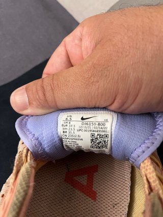 abbigliamento sportivo scarpe corsa nike asics