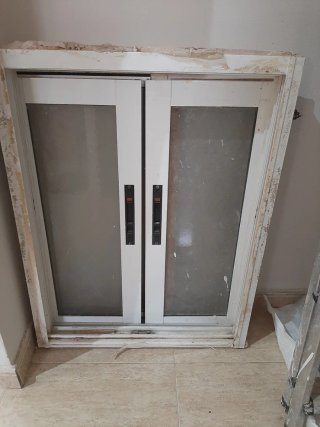 Ventana corredera blanca