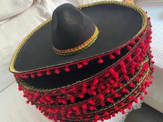 Sombrero de Mariachi Rojo con Dorado