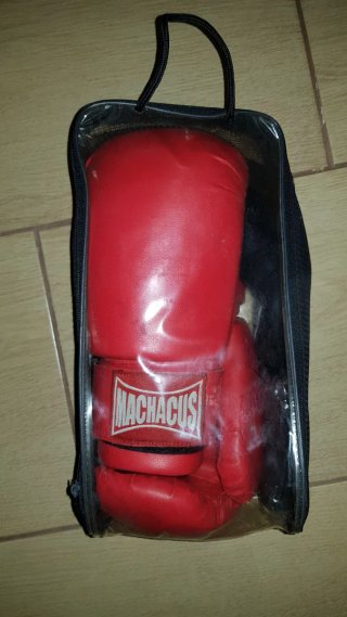Guantes de Boxeo Machacus Rojos + regalo 4 Vendas.