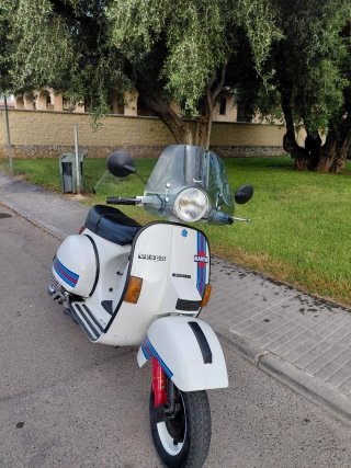 Vespa Iris 200