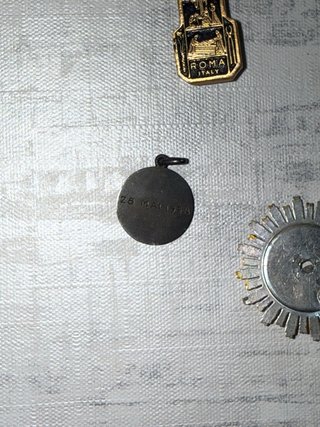Objetos e insignias religiosas antiguas
