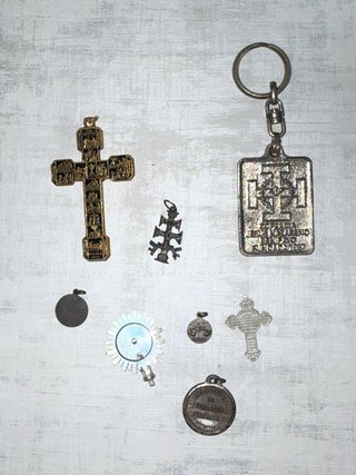 Objetos e insignias religiosas antiguas