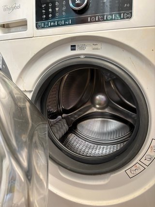 Lavadora Whirlpool 6th Sense de 8kg Averiada