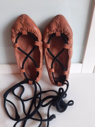 Abarcas Marrones con Cordones