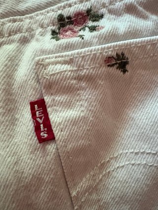 Levi's Shorts Blancos Bordados Flores