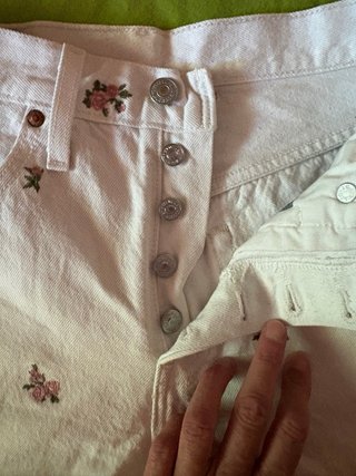 Levi's Shorts Blancos Bordados Flores