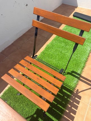 Mesa y 2 sillas plegables exterior