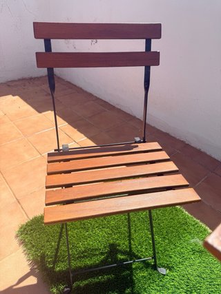 Mesa y 2 sillas plegables exterior