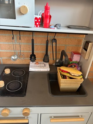 Cocina de juguete con accesorios