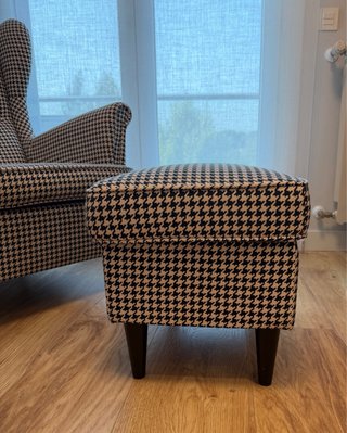 Sillón Orejero con Reposapiés Vichy