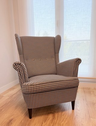 Sillón Orejero con Reposapiés Vichy