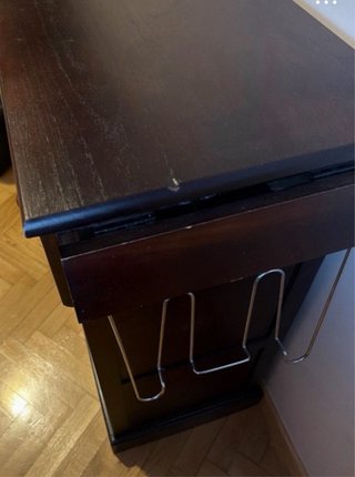 Mueble almacenaje madera y mimbre.