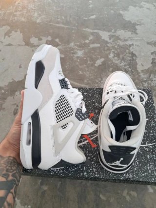 Jordan 4 Retro Blanco y Negro Talla 41