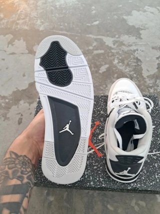 Jordan 4 Retro Blanco y Negro Talla 41