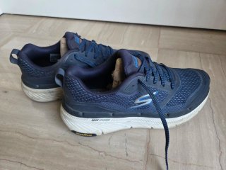 Zapatillas Skechers GOrun Talla 42