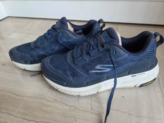 Zapatillas Skechers GOrun Talla 42
