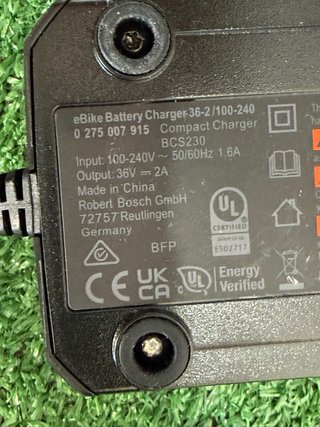 Cargador Bosch eBike Compact 100-240V