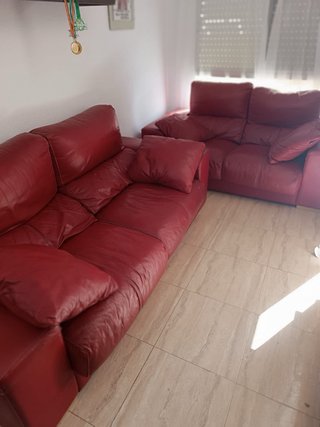 Sofá de cuero rojo 2 y 3 plazas