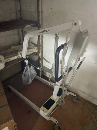 2 Gruas elevadoras de personas